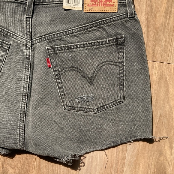 Relisted Levi’s distressed high rise 501 jean cotton cutoff denim short size 32 - Picture 12 of 17